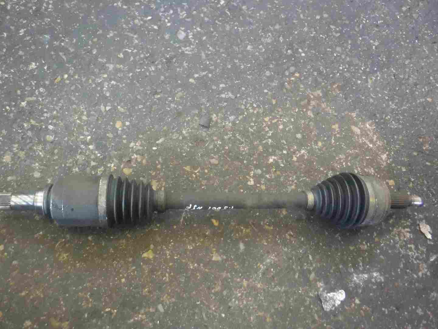 Renault Scenic MK3 2009-2016 1.5 dCi Passenger NSF Front Driveshaft 8200847584
