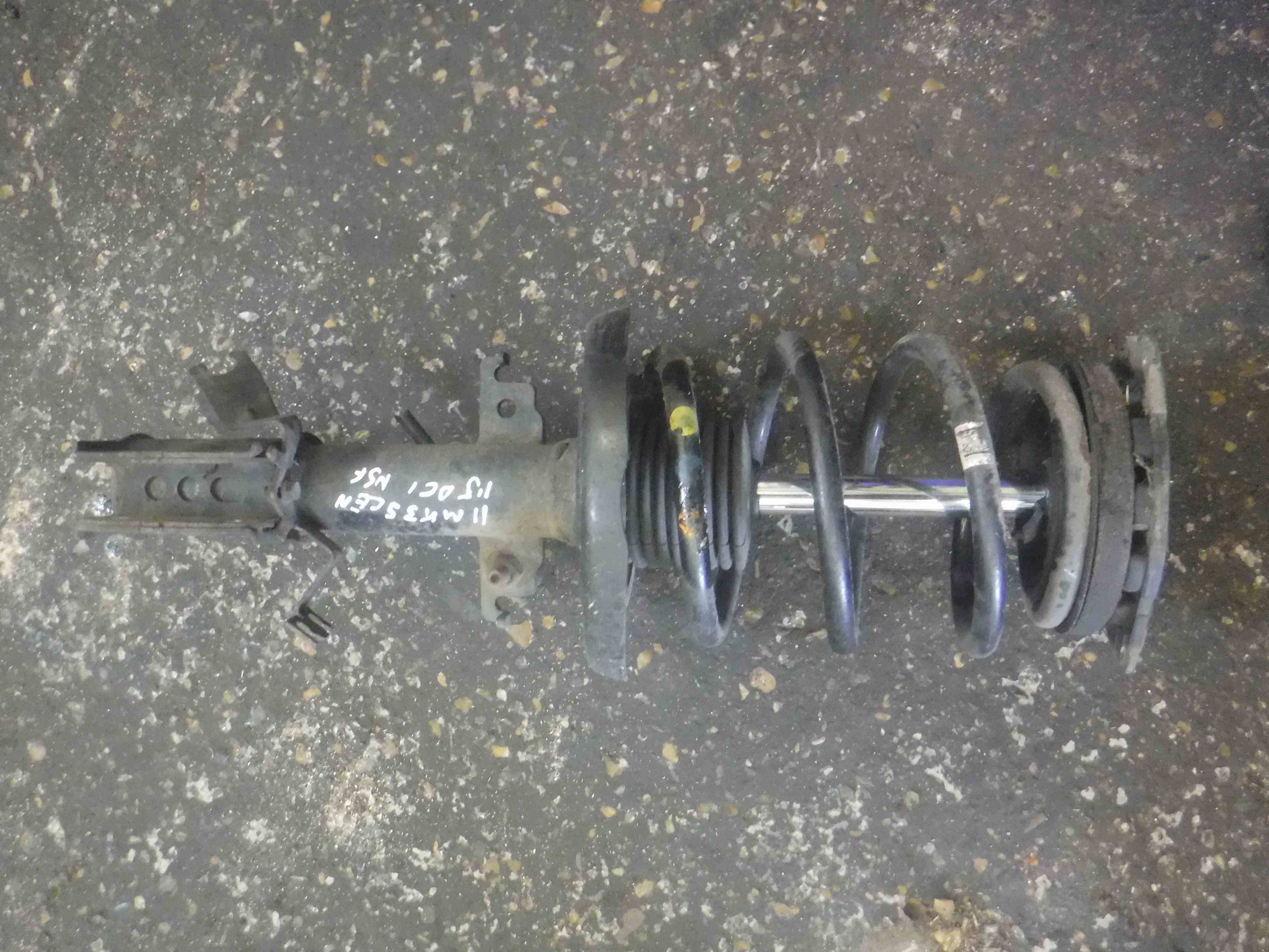 Renault Scenic MK3 2009-2016 1.5 dCi Passenger NSF Front Spring Suspension Leg
