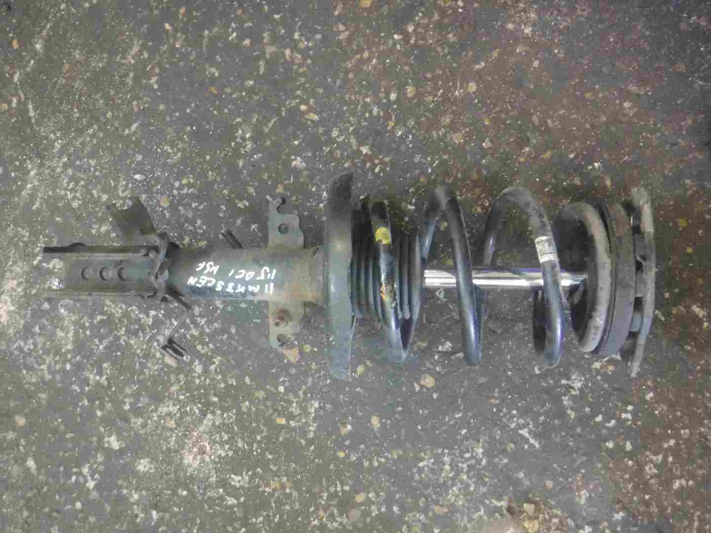Renault Scenic MK3 2009-2016 1.6 dCi Passenger NSF Front Spring Suspension Leg