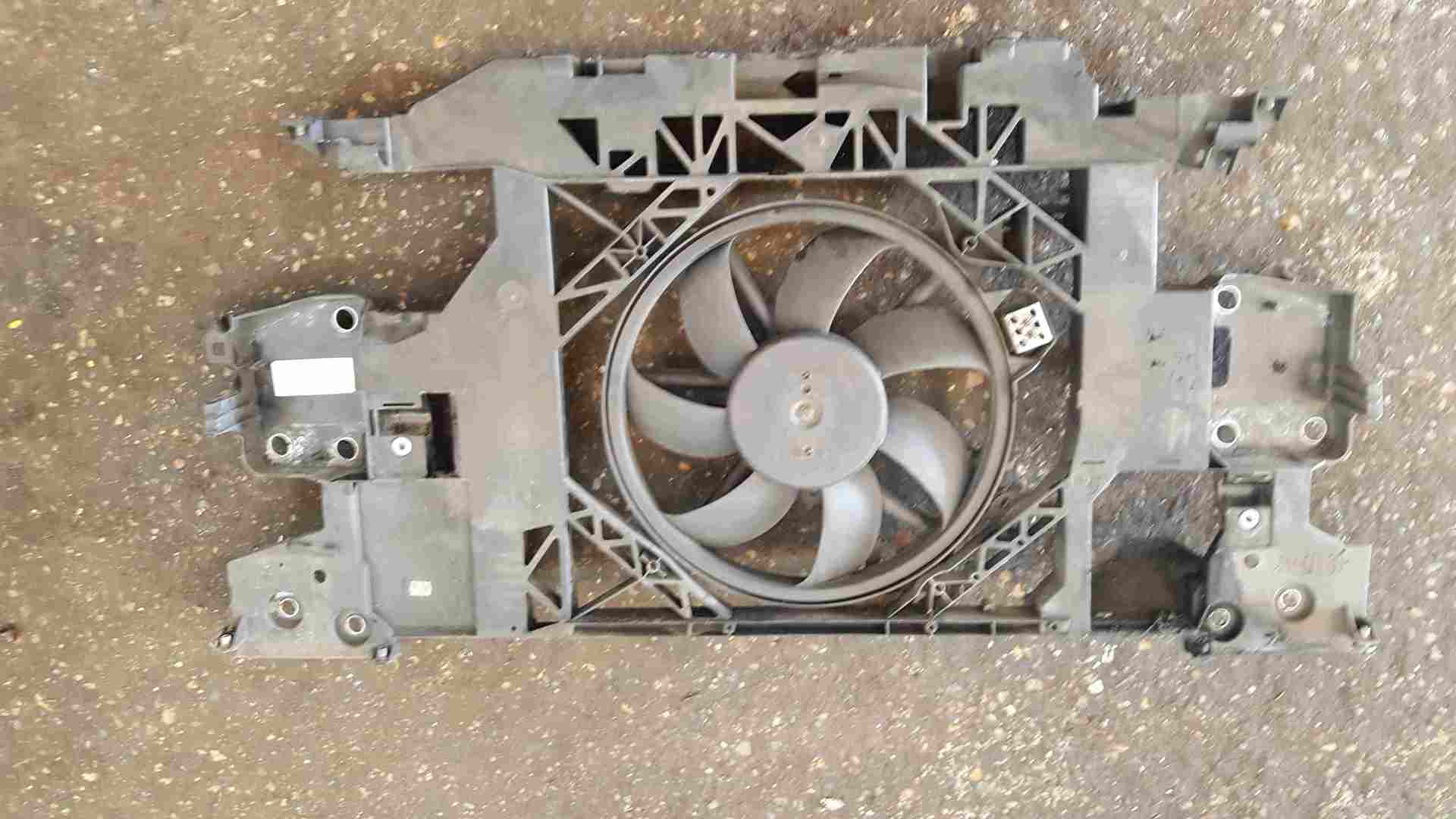 Thumb 3 Renault Scenic MK3 2009-2016 1.9 DCi Front Panel Radiator Fan 752100007R
