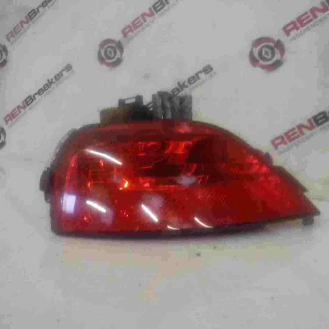 Renault Scenic MK3 2009-2016 Drivers OSR Rear Bumper Light Reflector