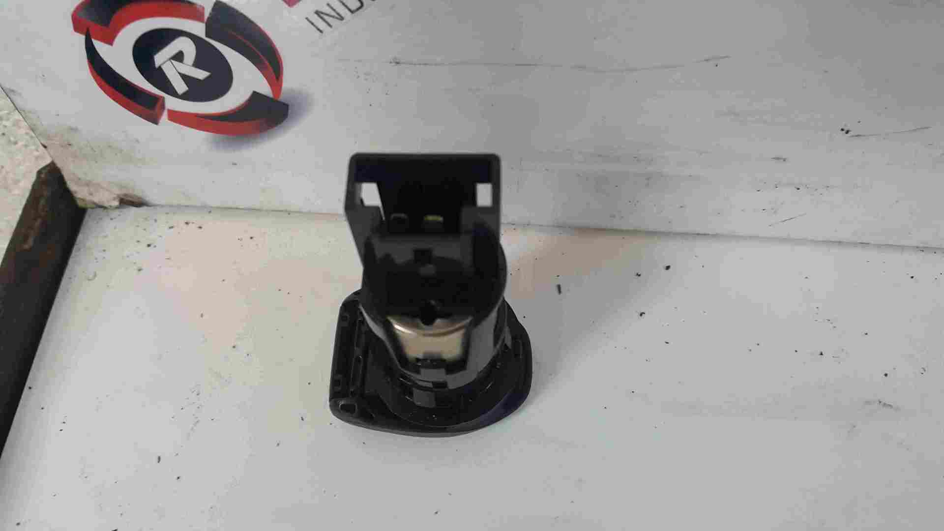 Thumb 3 Renault Scenic MK3 2009-2016 Lighter 12V Socket