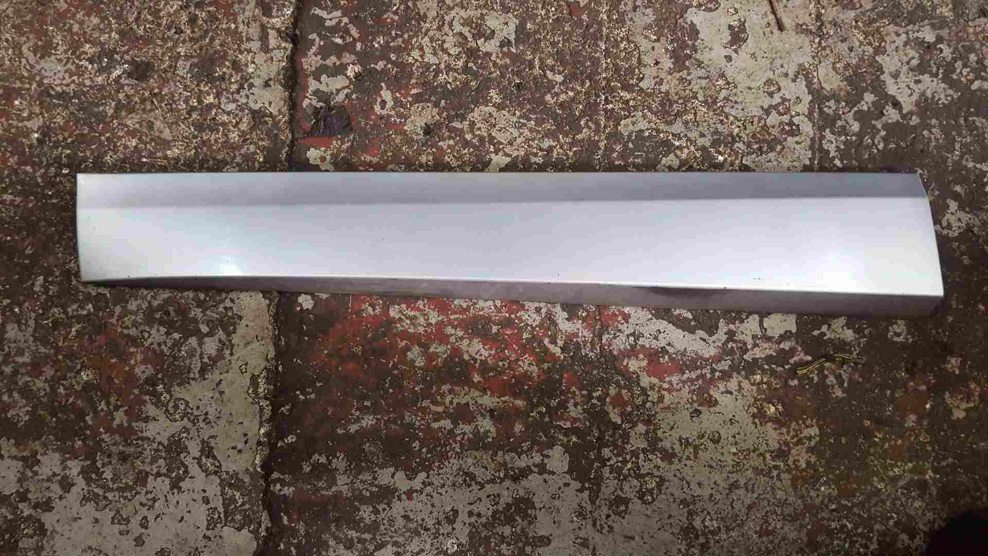 Thumb 4 Renault Scenic MK3 2009-2016 Passenger NSF Front Door Moulding Trim Silver Ted69