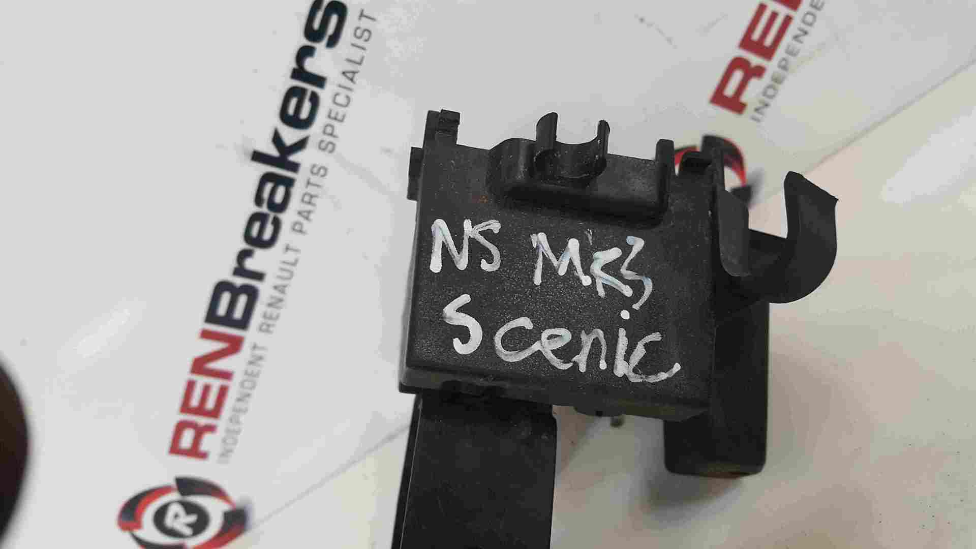Thumb 2 Renault Scenic MK3 2009-2016 Passenger NSF Front Headlight Bonnet Mount Brackets