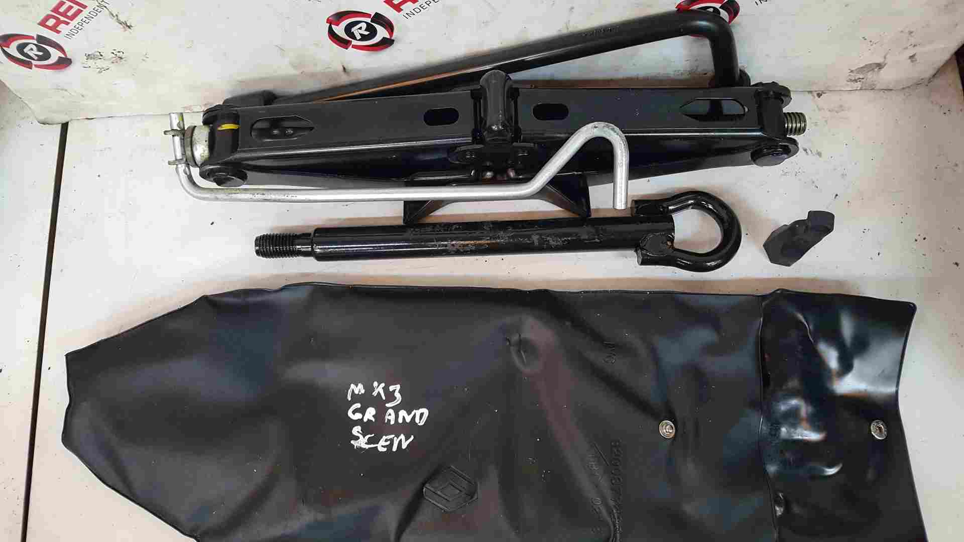 Thumb 3 Renault Scenic MK3 2009-2016 Spare Wheel Jack SET + Brace 8200377428