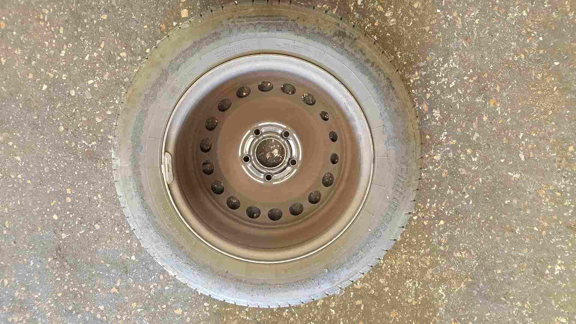 Thumb 2 Renault Scenic MK3 2009-2016 Steel Wheel Rim + Tyre 195 65 15 5mm 3/5