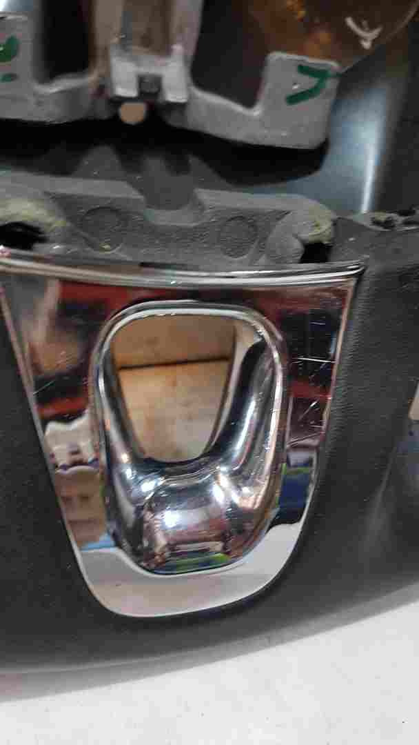 Thumb 5 Renault Scenic MK3 2009-2016 Steering Wheel Chrome Insert Cruise 609581499