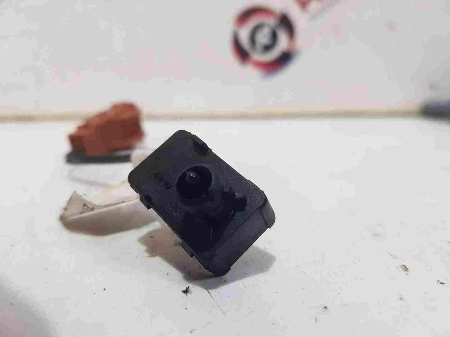 Thumb 3 Renault Scenic MK3 2013-2016 277200004R Temperature Sensor 277200004r