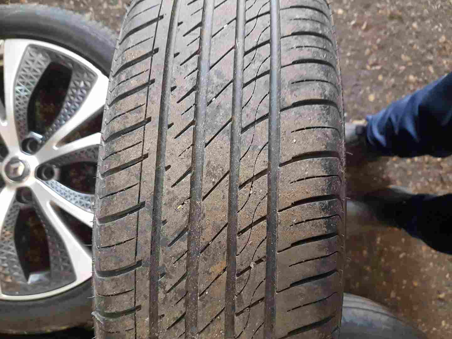 Thumb 2 Renault Scenic MK4 2016-2022 Alloy Wheel + Tyre 195 55 20 20 Inch 6Mm 403006686R