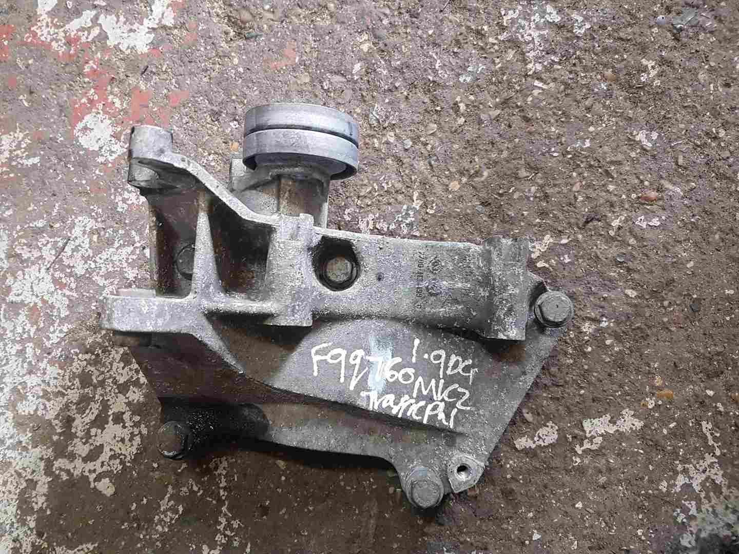 Thumb 5 Renault Trafic 2001-2006 1.9 DCI Engine Mount Bracket Alternator Pump 7700113199