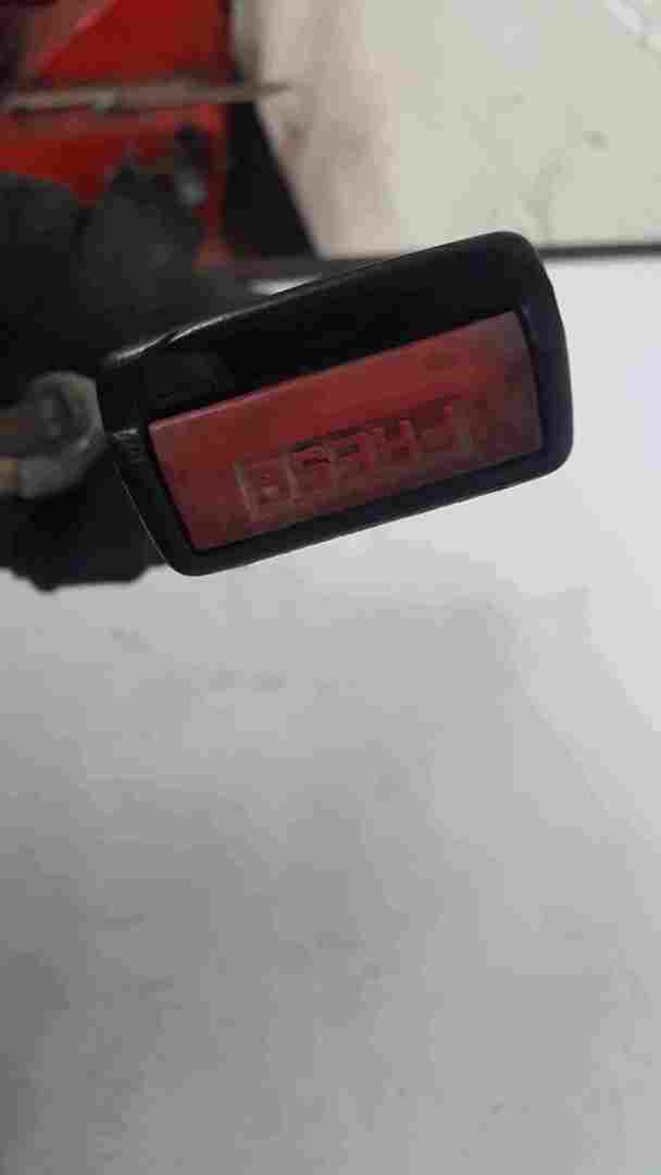 Thumb 2 Renault Trafic 2001-2006 Drivers OSF Front Pre Tensioner Buckle Clip