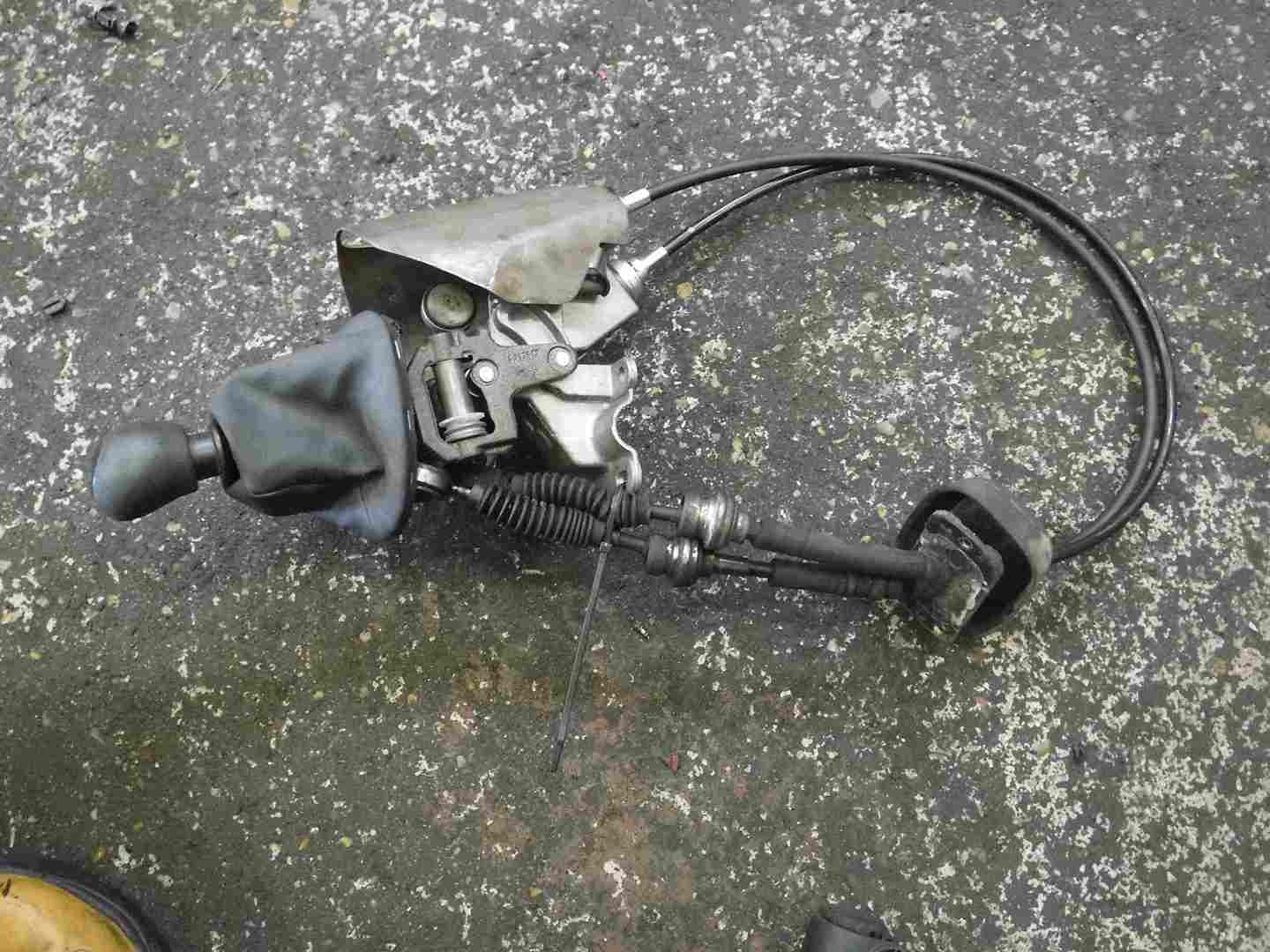 Renault Trafic 2001-2006 Gearstick Mechanism + Cables 6 Speed