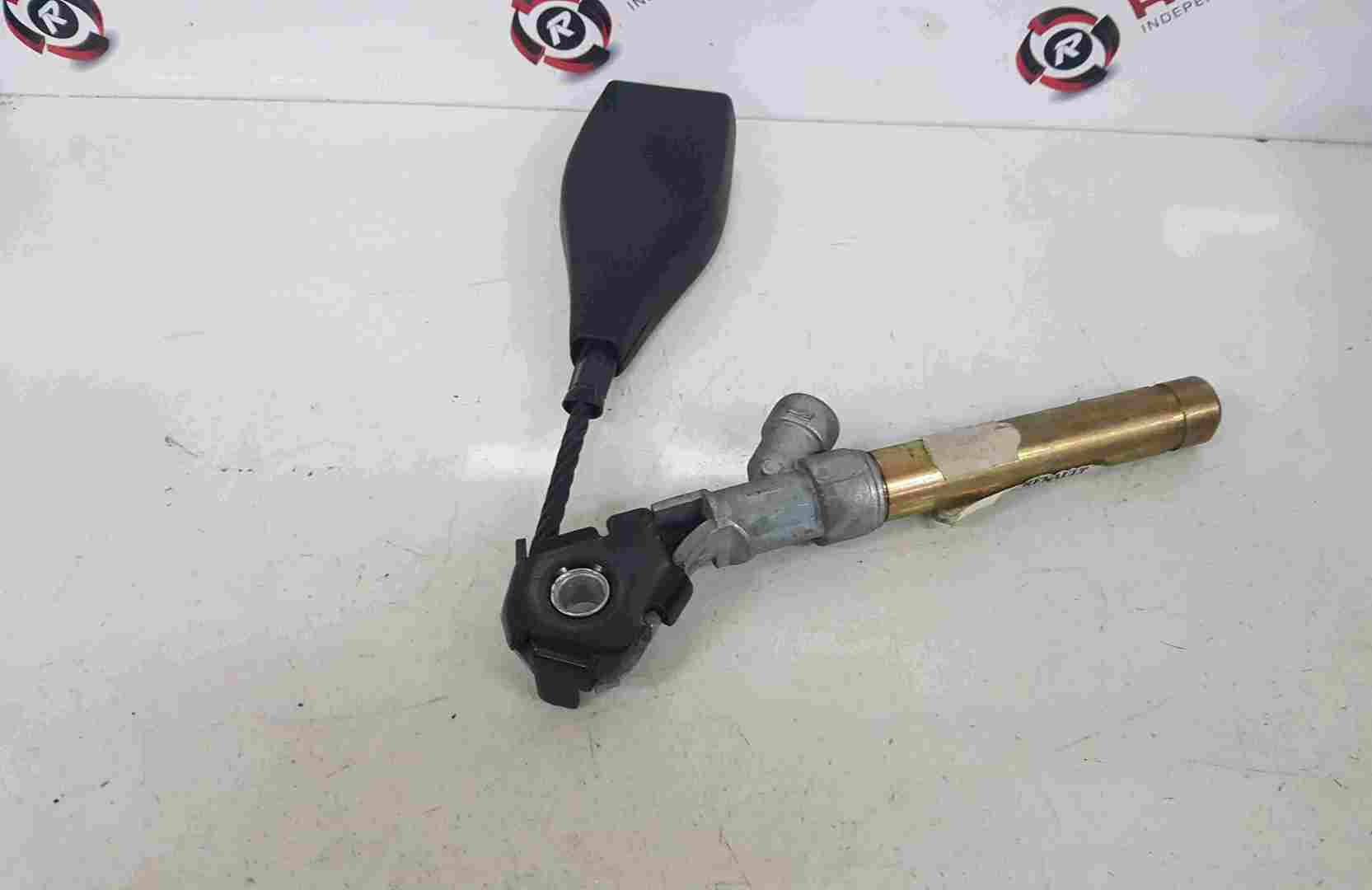 Thumb 2 Renault Trafic 2001-2006 Passenger CENTRE Pre Tensioner Buckle Clip