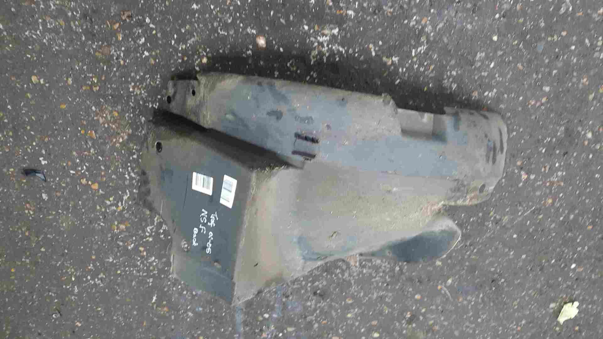 Thumb 3 Renault Trafic 2001-2006 Passenger NSF Front Arch Liner Back Part