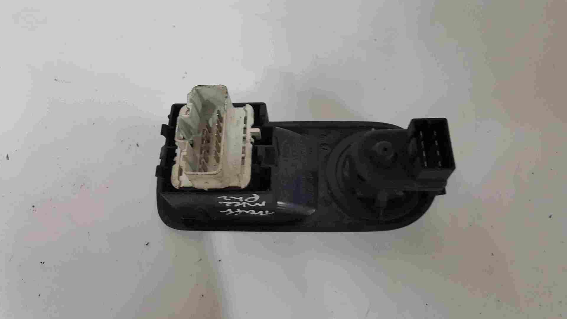 Renault Trafic 2001-2014 Drivers OSF Front Window Switch + Mirror Adjuster