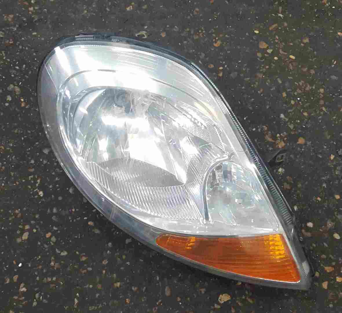Thumb 3 Renault Trafic 2006-2014 Drivers OSF Front Headlight 8200701361
