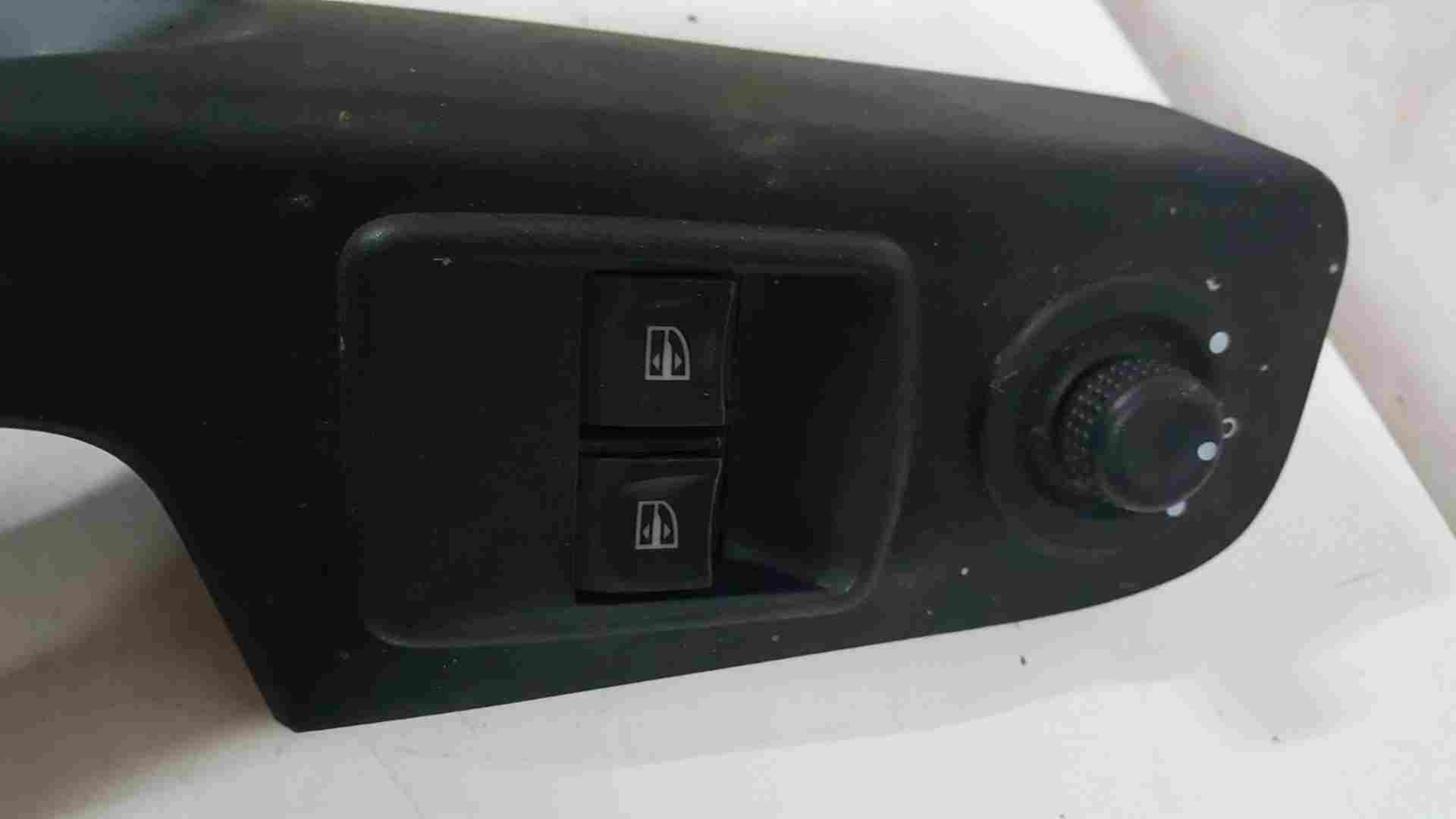 Thumb 5 Renault Trafic 2014-2018 Drivers OSF Front Window Switch Panel