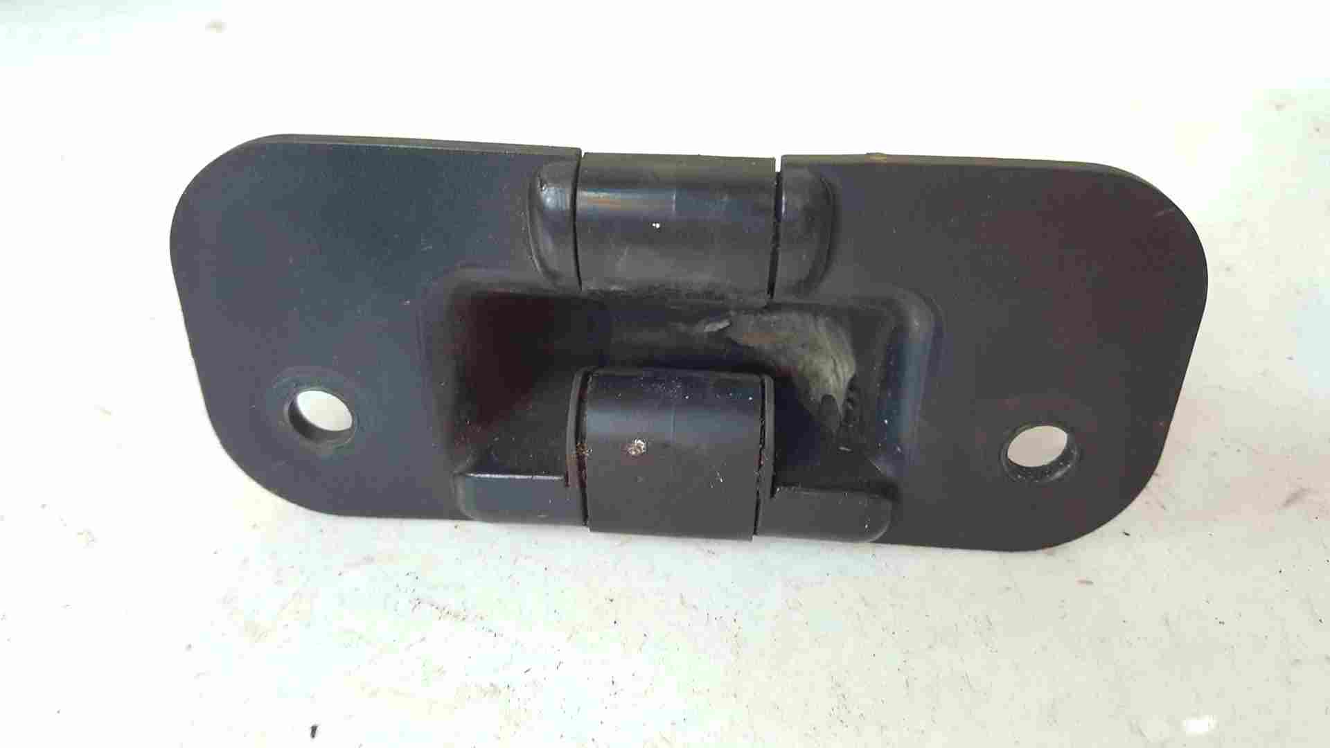 Renault Trafic MK2 2001-2006 Kangoo Ns Sliding Door Lower Catch Mount 