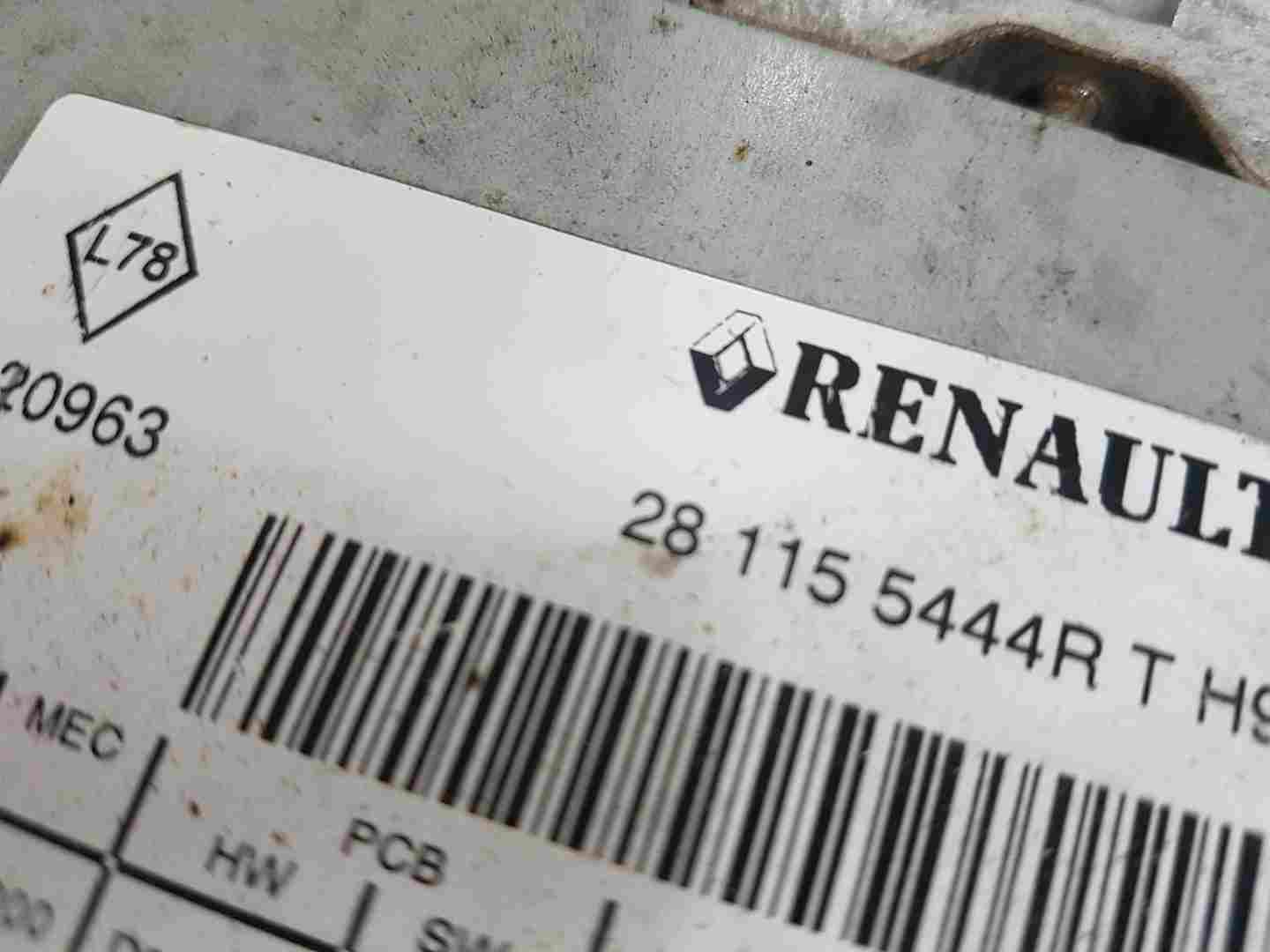 Thumb 3 Renault Trafic MK2 2001-2014 TOM Tom SAT Nav Cd Player Radio 281155444R