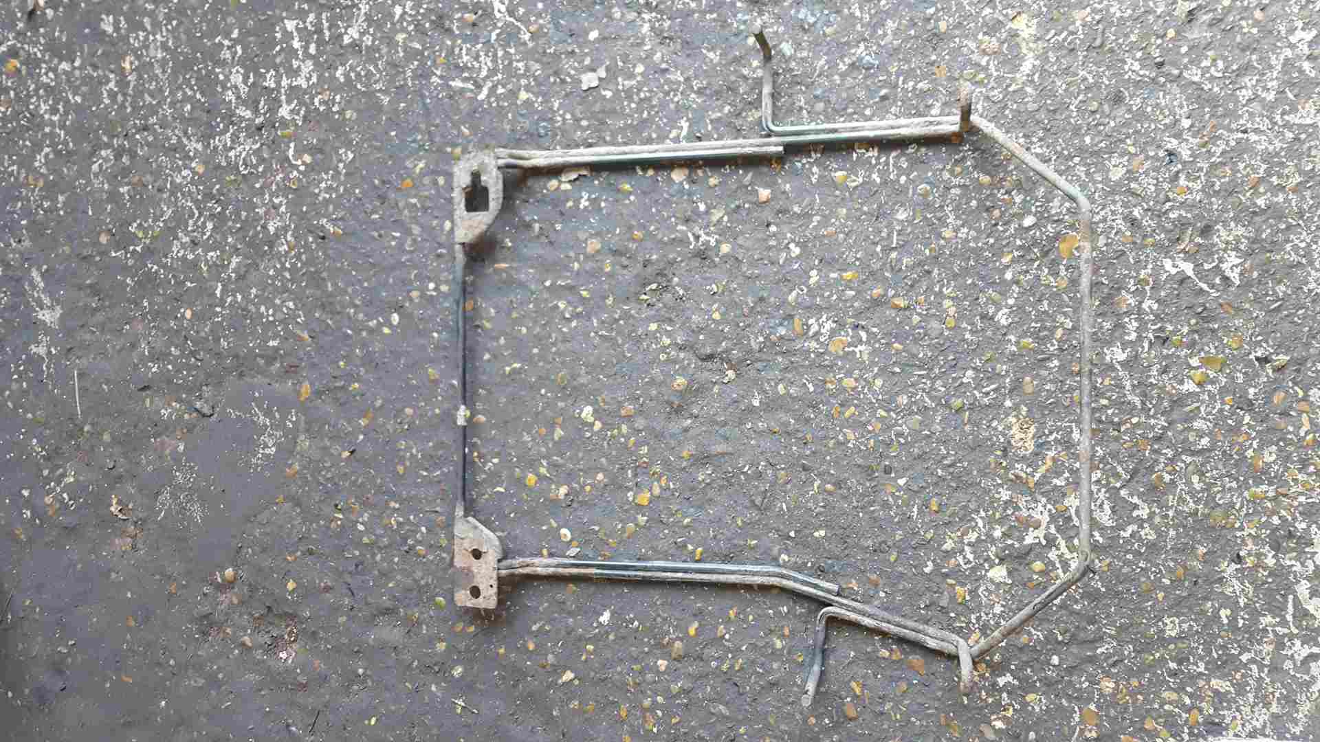 Thumb 3 Renault Trafic MK2 2006-2014 Spare Wheel Holder Brace 