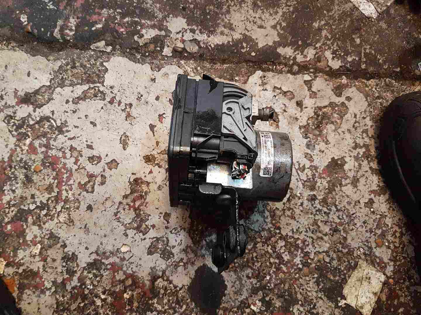 Thumb 5 Renault Trafic MK3 2014-2018 1.6 DCI Diesel ABS Pump Modulator 476601418R