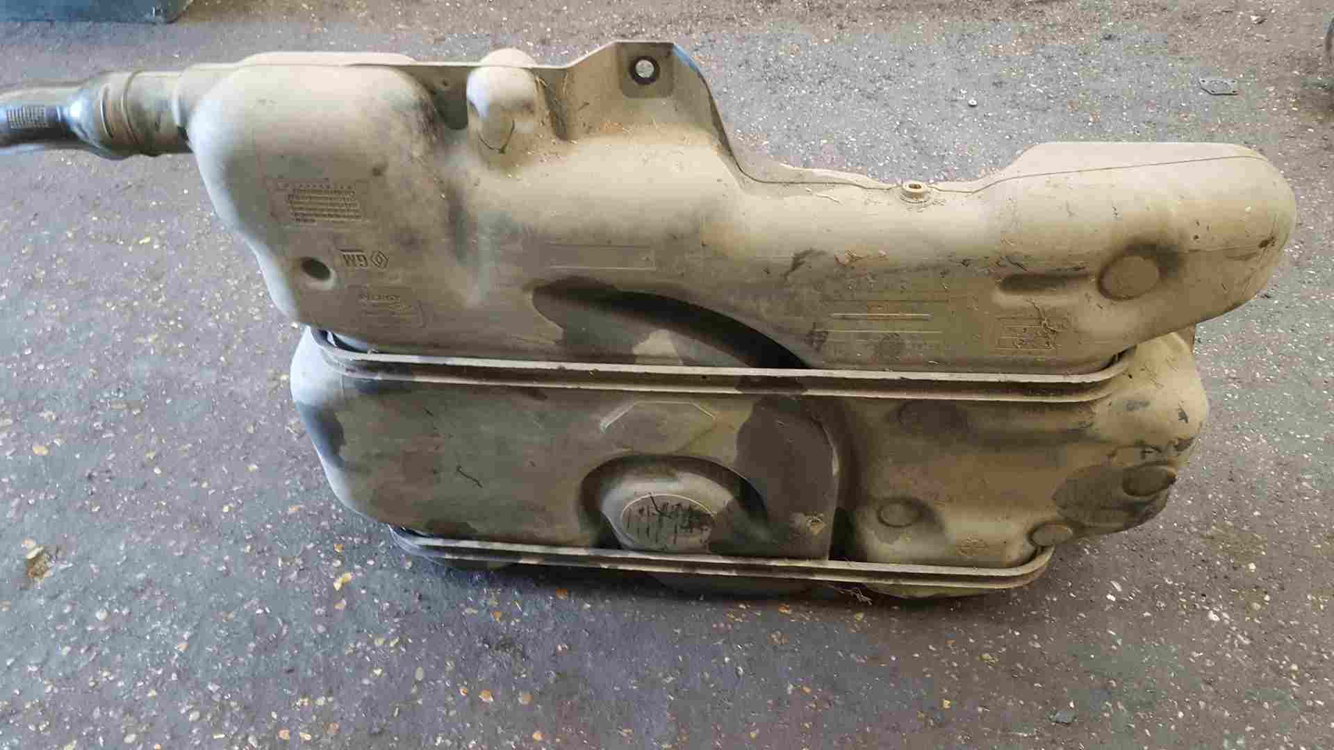 Thumb 3 Renault Trafic MK3 2014-2018 1.6 DCI Diesel Fuel Tank 8201497675