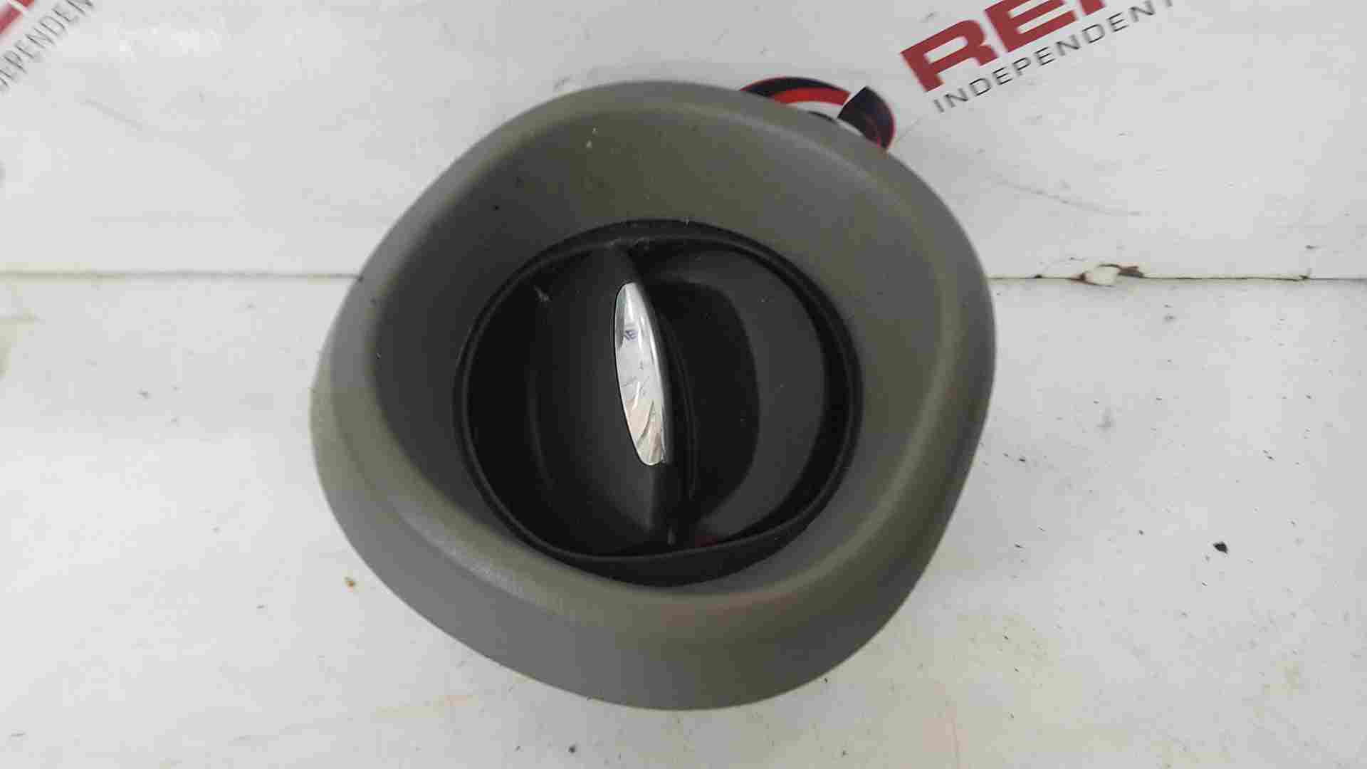Thumb 8 Renault Trafic MK3 2014-2018 Dash Vent 687601310R OSF NSF 687601310r