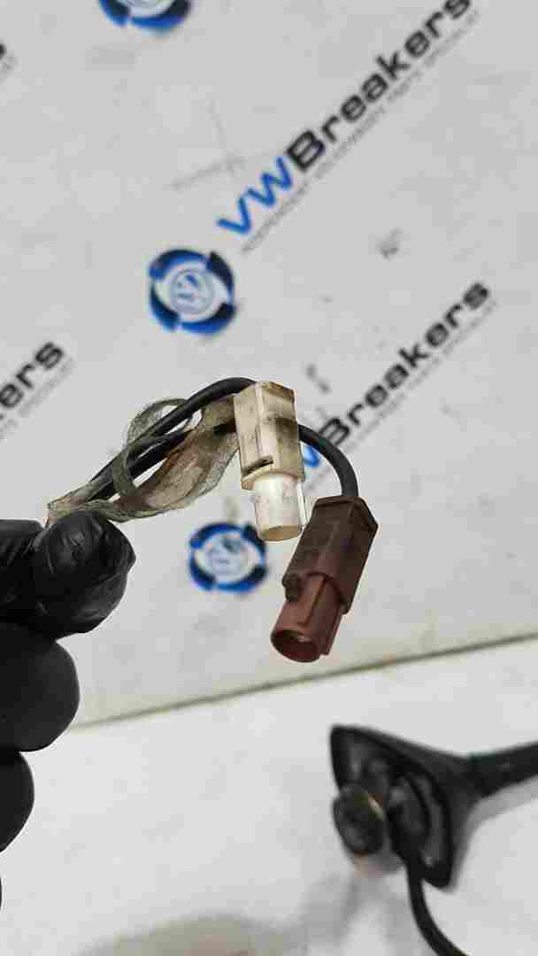 Thumb 5 Renault Trafic MK3 2014-2018 Roof Radio Aerial