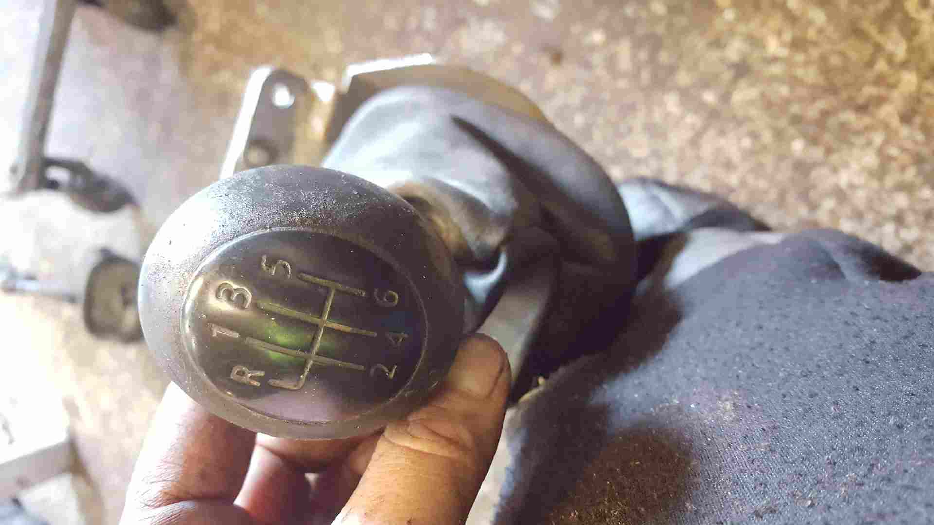 Thumb 7 Renault Trafic MPV 2006-2014 Gearstick Mechanism 6 Speed + Cables