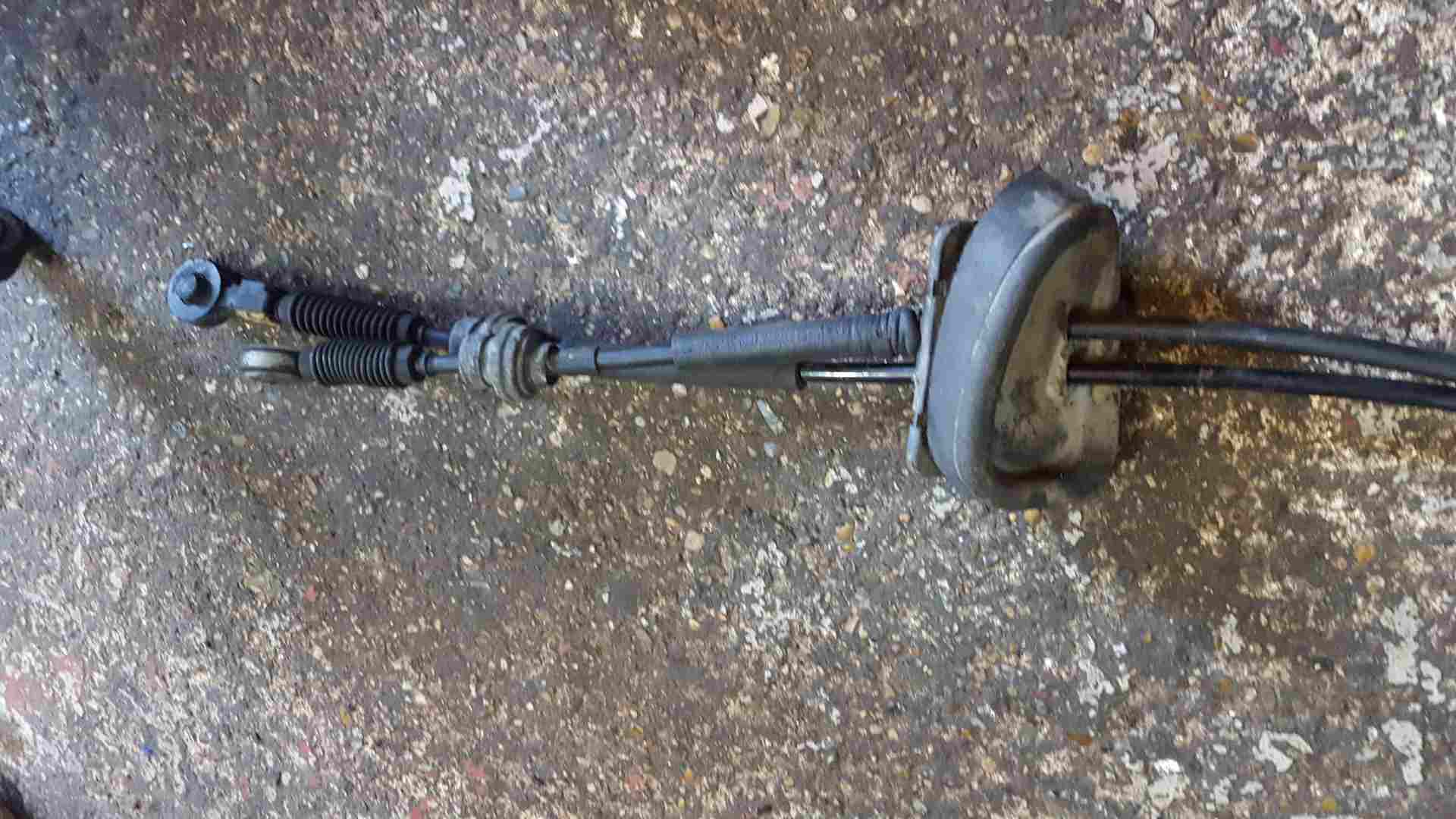 Thumb 5 Renault Trafic MPV 2006-2014 Gearstick Mechanism 6 Speed + Cables