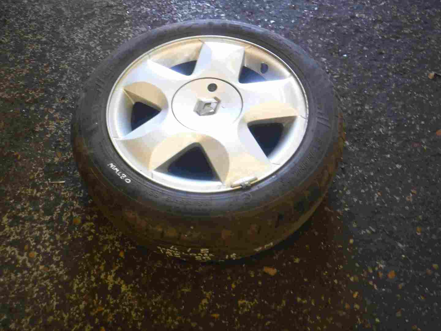 Renault Twingo 2007-2011 Alizar Alloy Wheel + Tyre 185 55 15 7mm Tread 4/5