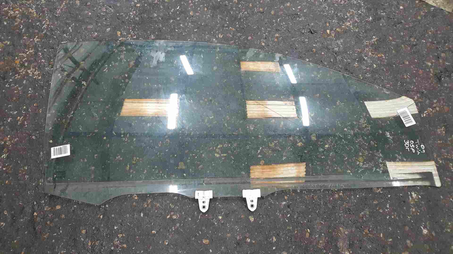 Renault Twingo 2007-2011 Drivers OSF Front Window Glass 3dr