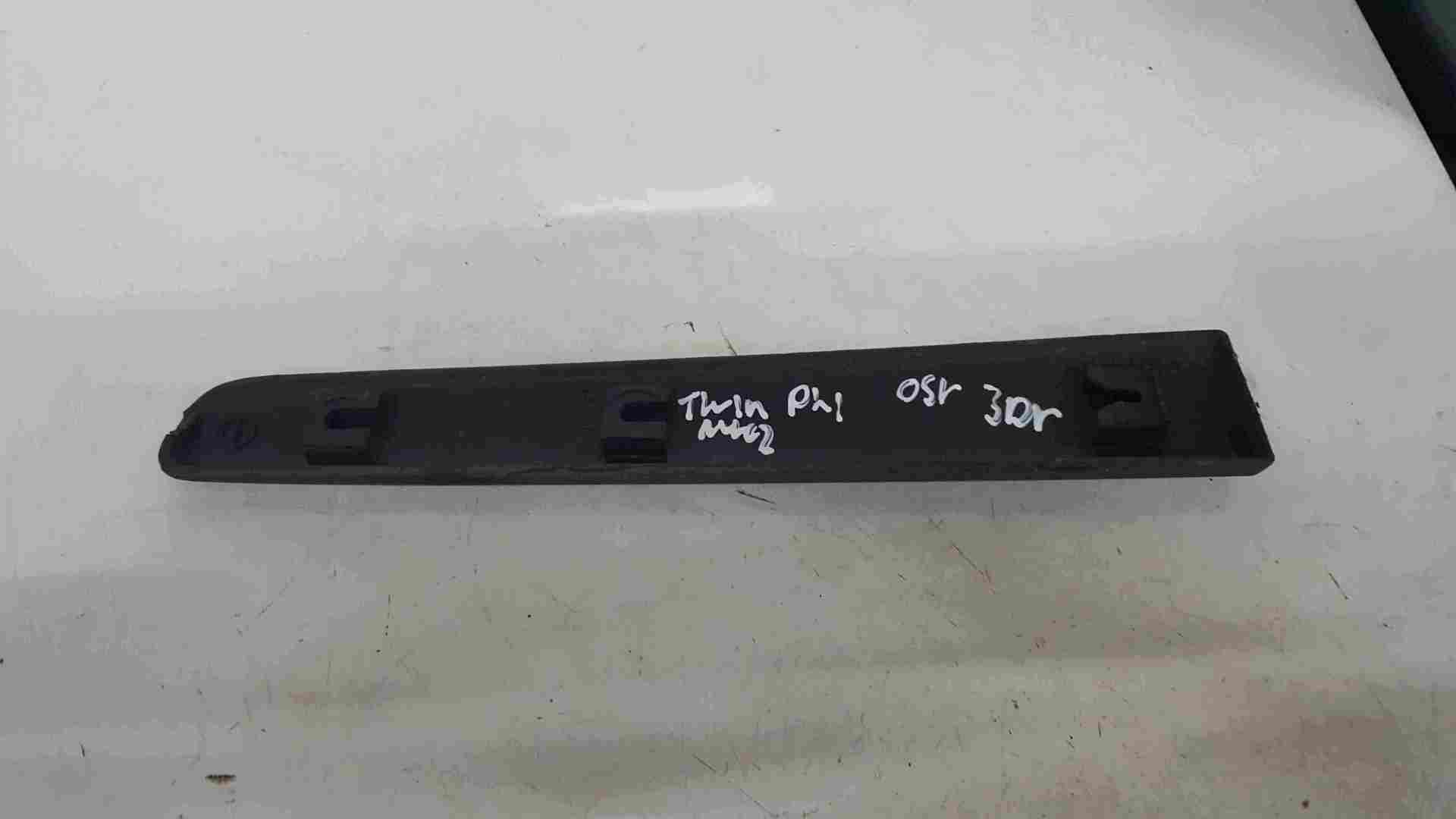 Thumb 3 Renault Twingo 2007-2011 Drivers OSR Rear Door Moulding Trim 3dr 8200365845