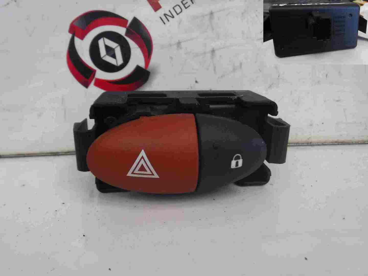 Renault Twingo 2007-2011 Hazard Warning Switch Lock Button 8200214896