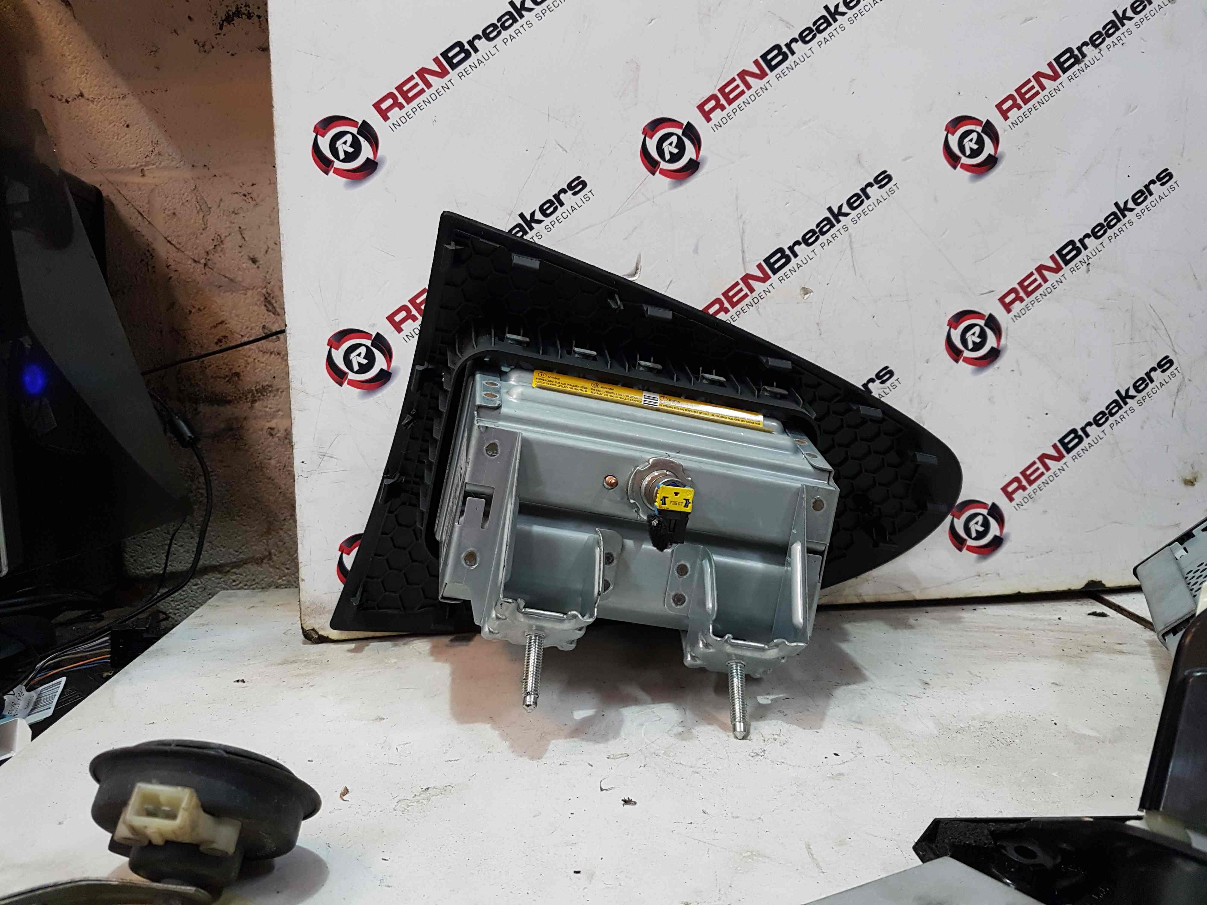 Thumb 3 Renault Twingo 2007-2012 Passenger NSF Front Dashboard Airbag 8200525494