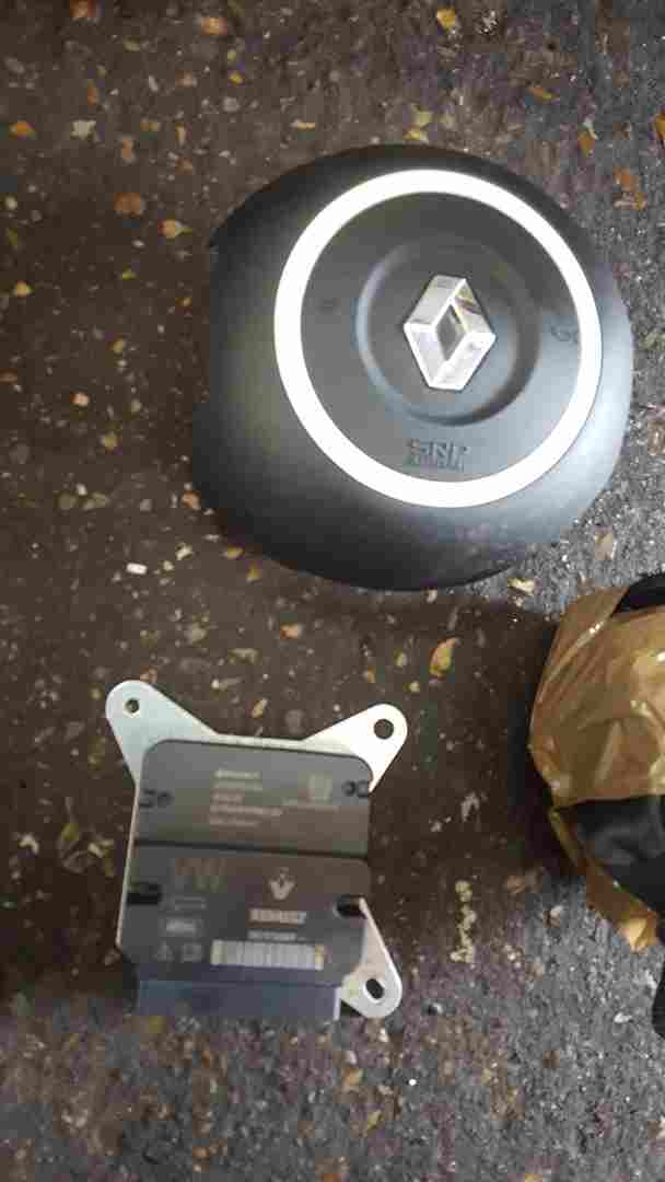 Renault Twingo 2014-2017 Airbag KIT Dashboard Seat Belts Module 985100858R
