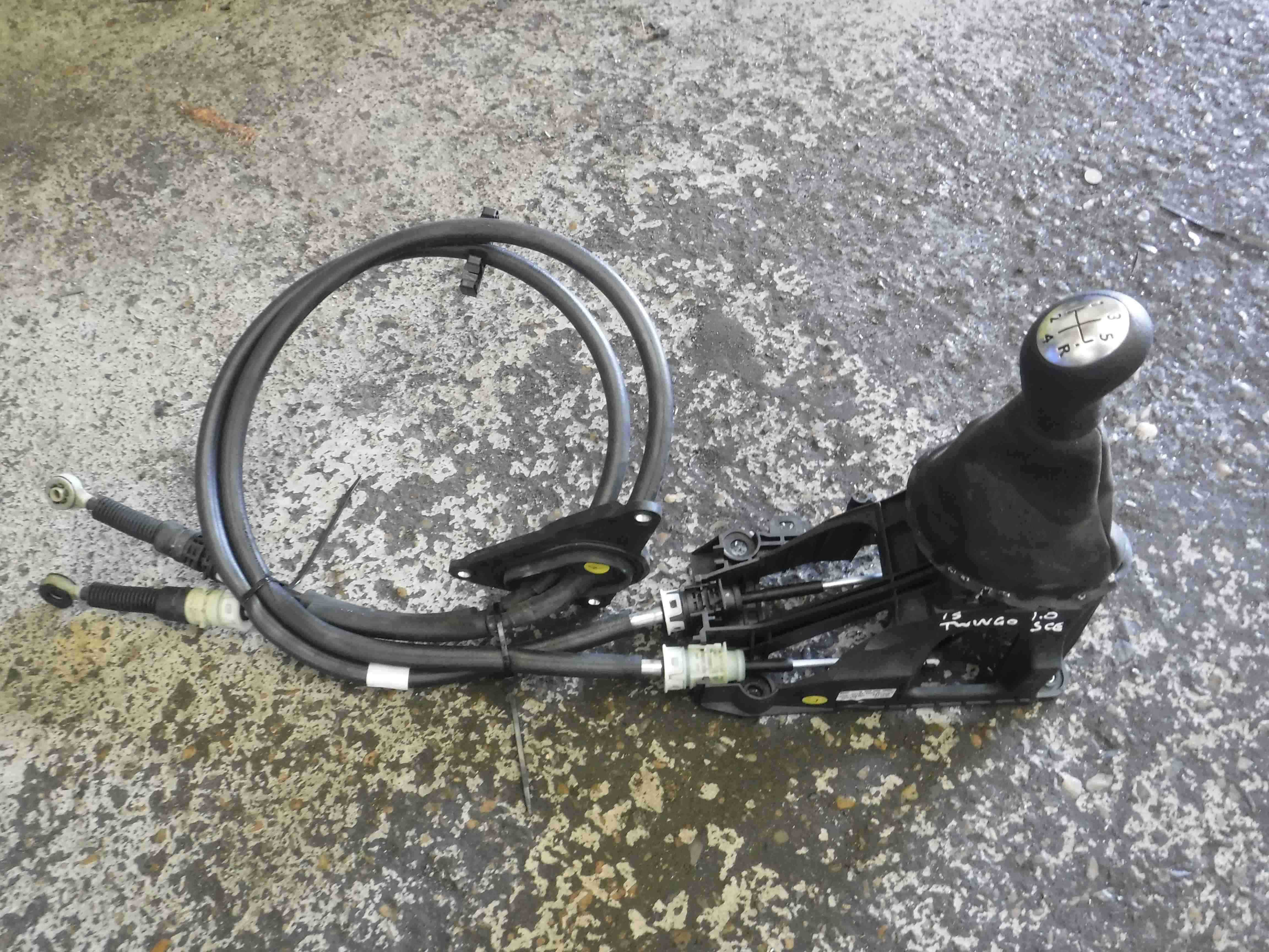 Renault Twingo 2014-2017 Gearstick Mechanism + Cables 5 Speed 341044950R