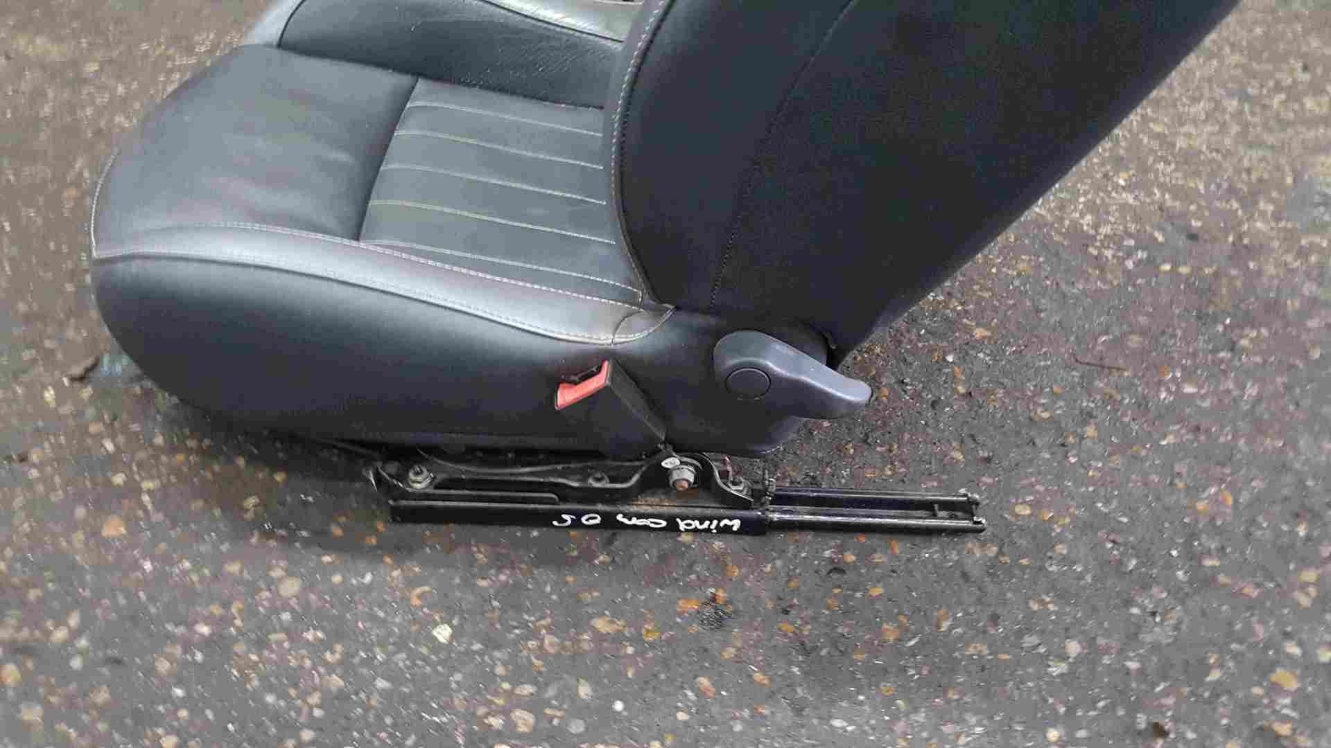Thumb 5 Renault Wind 2010-2013 Drivers OSF Front Seat Chair Leather