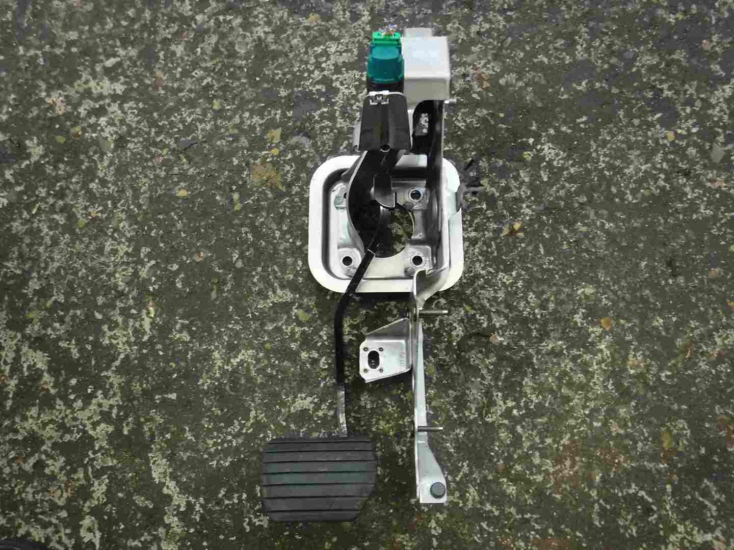Renault Zoe 2012-2016 Brake Accelerator Pedal Assembly Mechanism 465015137R