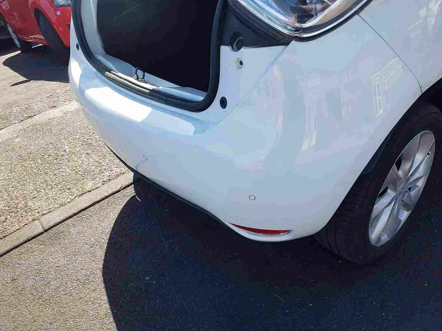 Thumb 2 Renault ZOE 2012-2016 Rear Bumper White Ov369 + Parking Sensors 