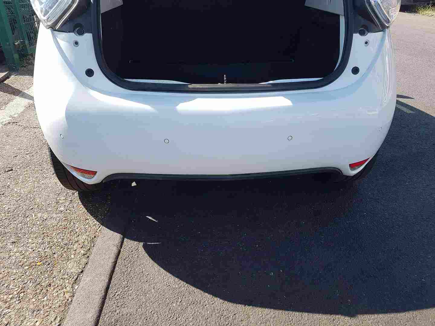 Thumb 7 Renault ZOE 2012-2016 Rear Bumper White Ov369 + Parking Sensors 