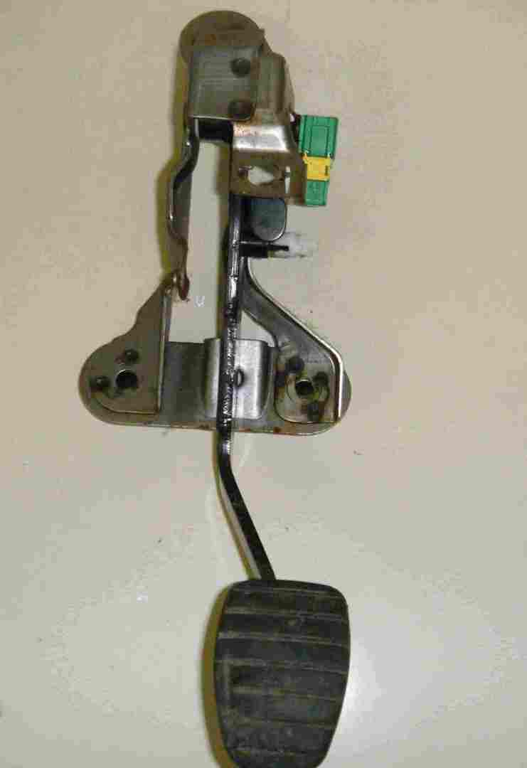 Renault Clio Mk3 2005-2012 Brake Pedal Foot Mechanism