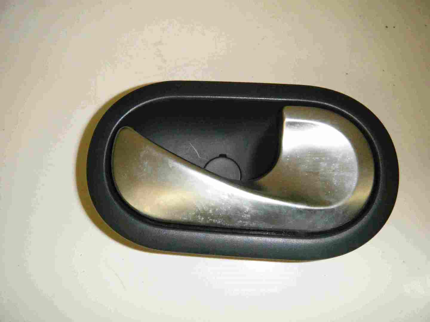 Renault Clio MK3 2005-2009 Drivers OSR Rear Door Handle Interior Silver Chrome